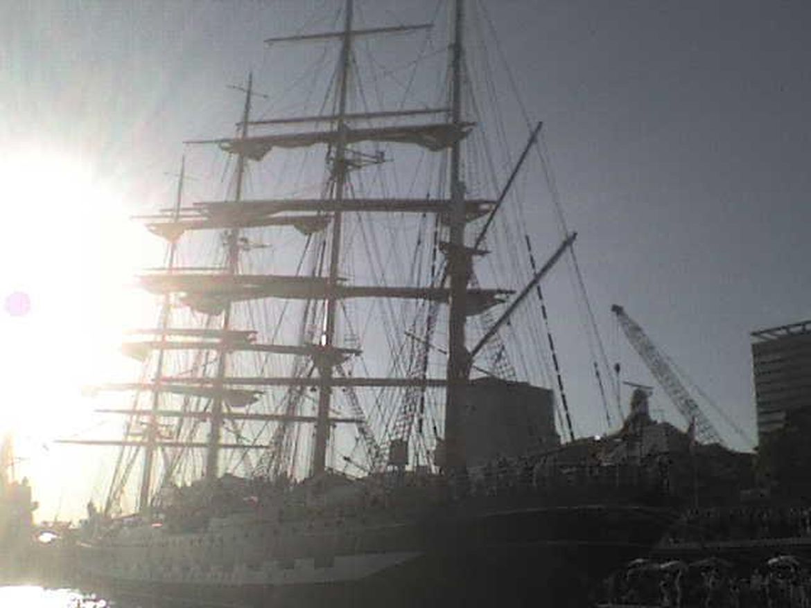 Segelschiff in der Sonne.JPG