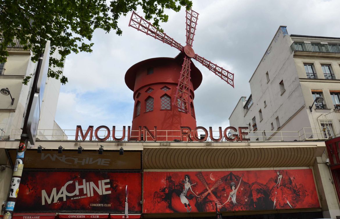 Moulin Rouge Paris.jpg